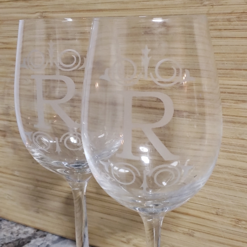 "R" Print Wine Glasses